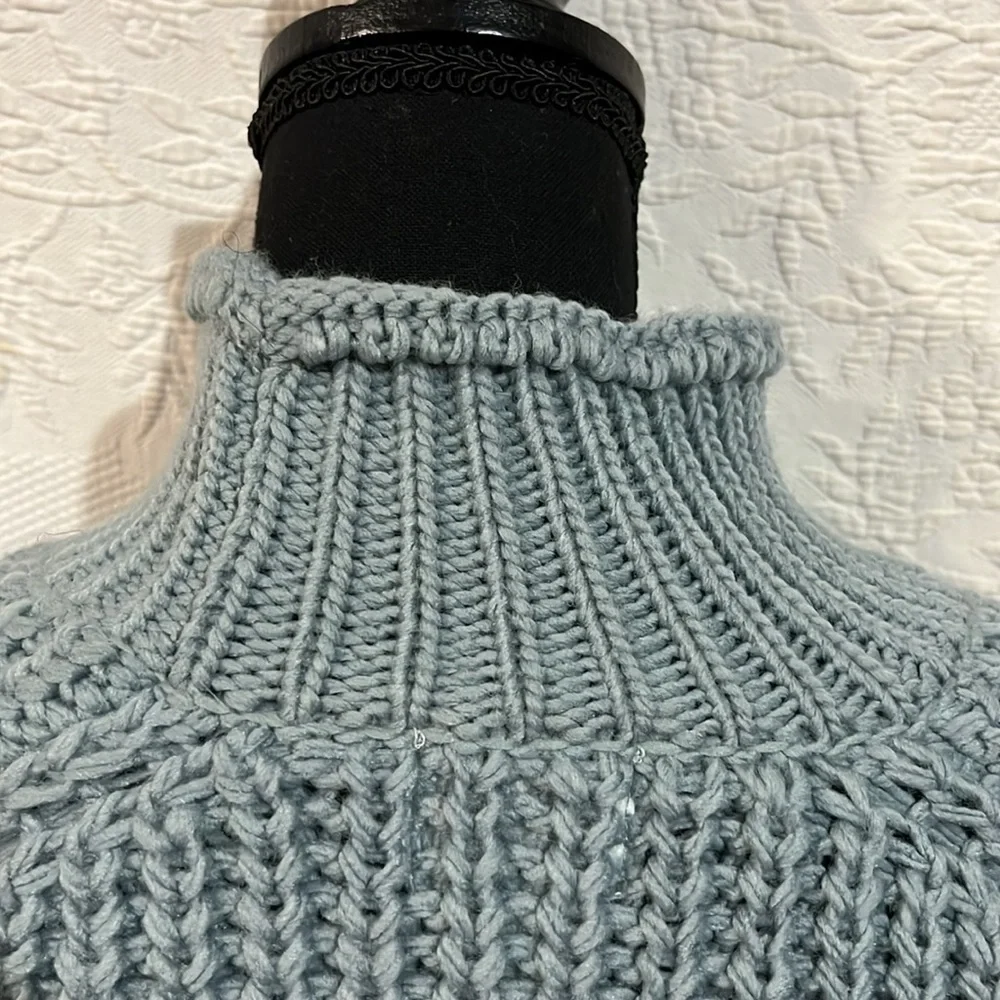 H&M mock neck sweater, size medium‎ - Picture 10 of 14
